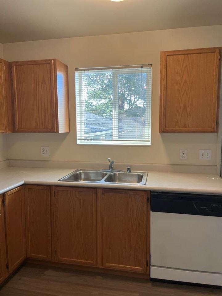 Salish Square Apartments - Photo 3 of 12