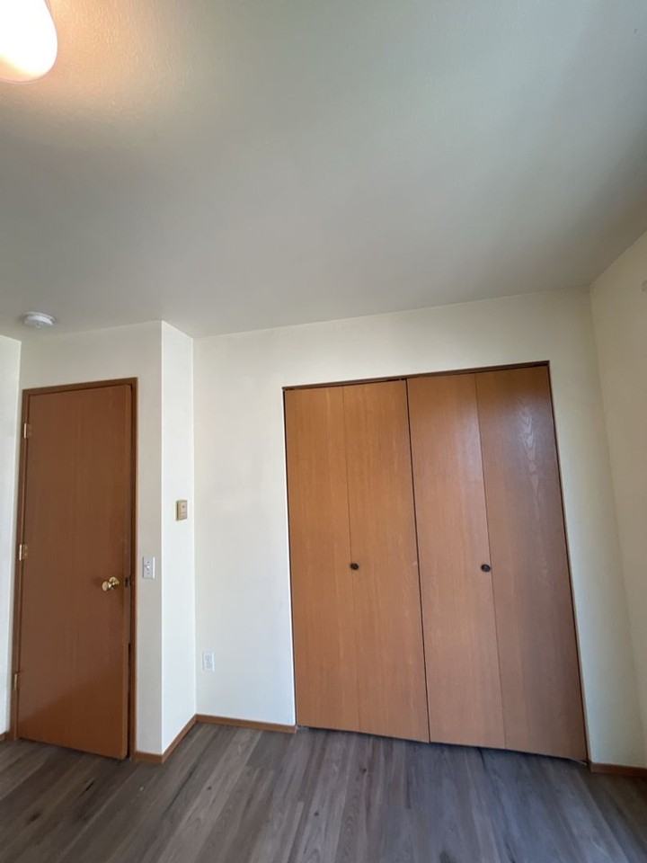 Salish Square Apartments - Photo 5 of 12