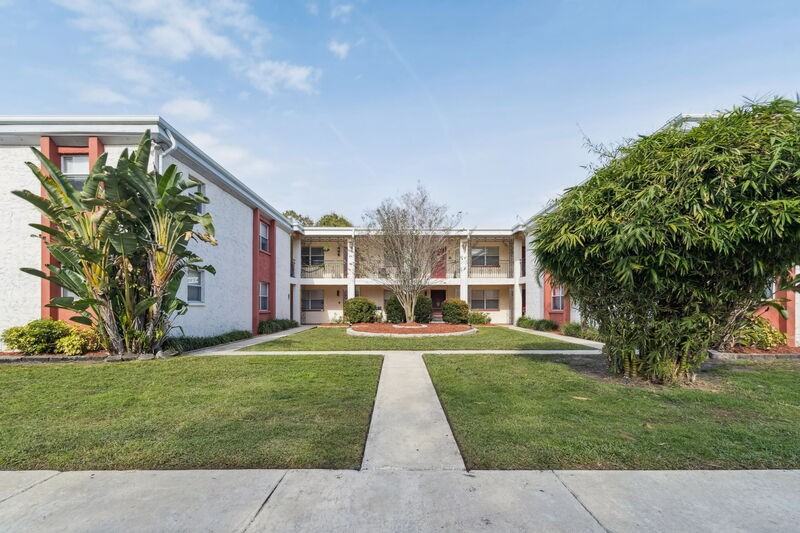 4725 39th Ave N - Photo 2 of 36