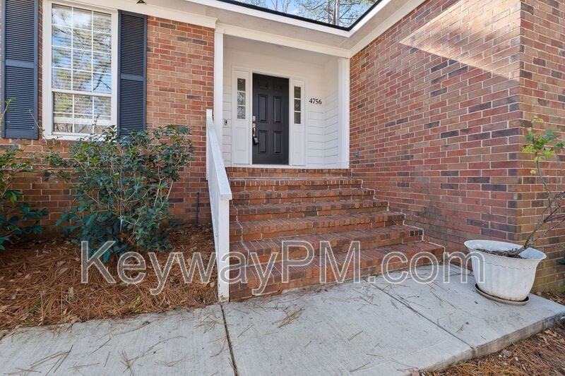 4756 Red Leaf Way - Photo 4 of 28