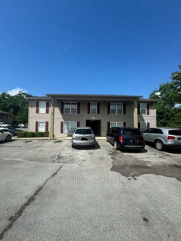 220 Willow Creek Dr #5