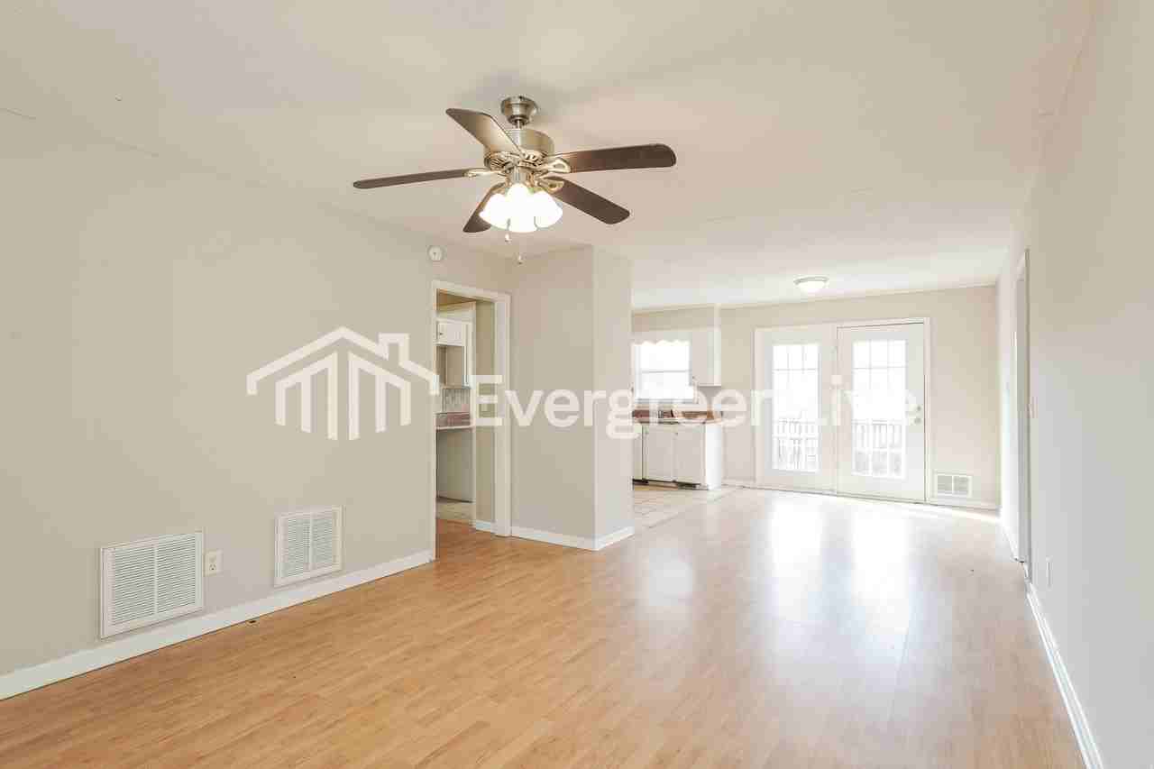 326 Serpentine Dr - Photo 3 of 15