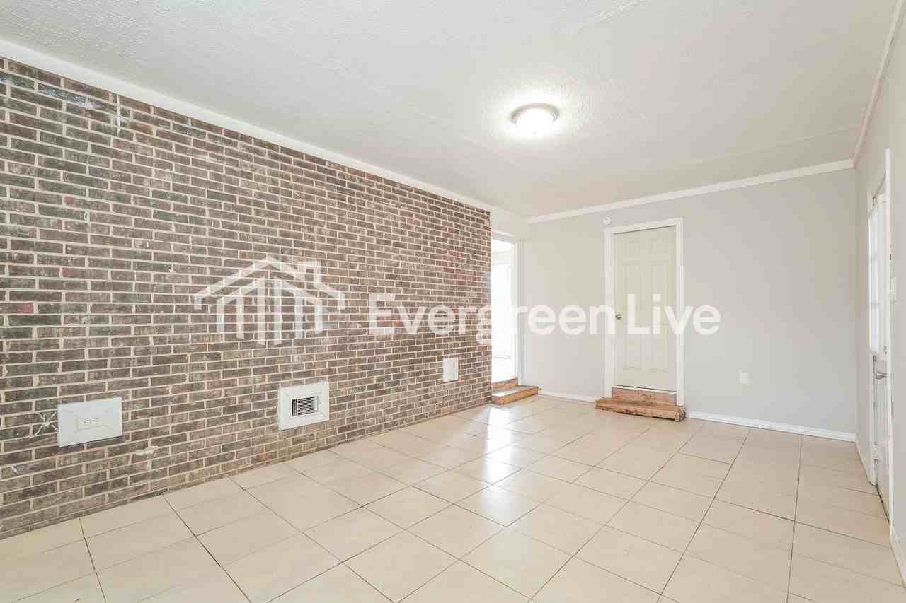 326 Serpentine Dr - Photo 6 of 15