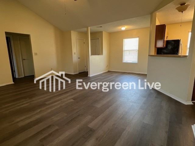 206 Bellflower Cir - Photo 4 of 20