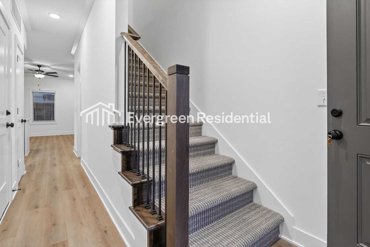 8221 N Berkley Ave - Photo 2 of 15