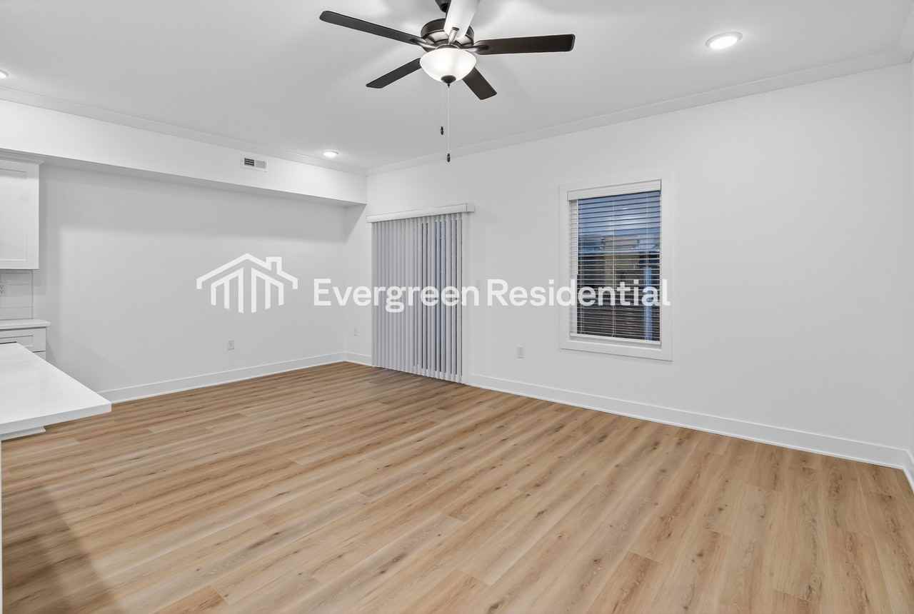 8221 N Berkley Ave - Photo 3 of 15