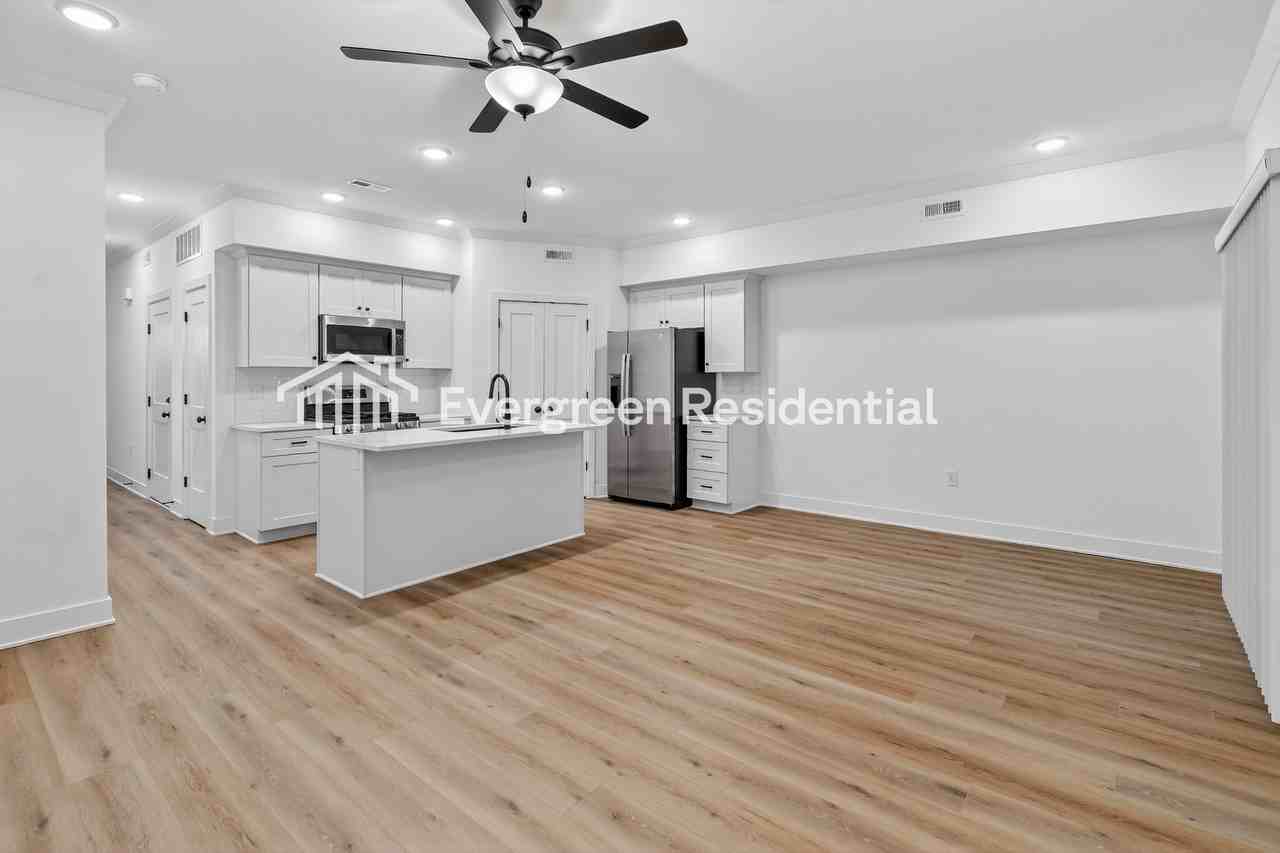 8221 N Berkley Ave - Photo 4 of 15