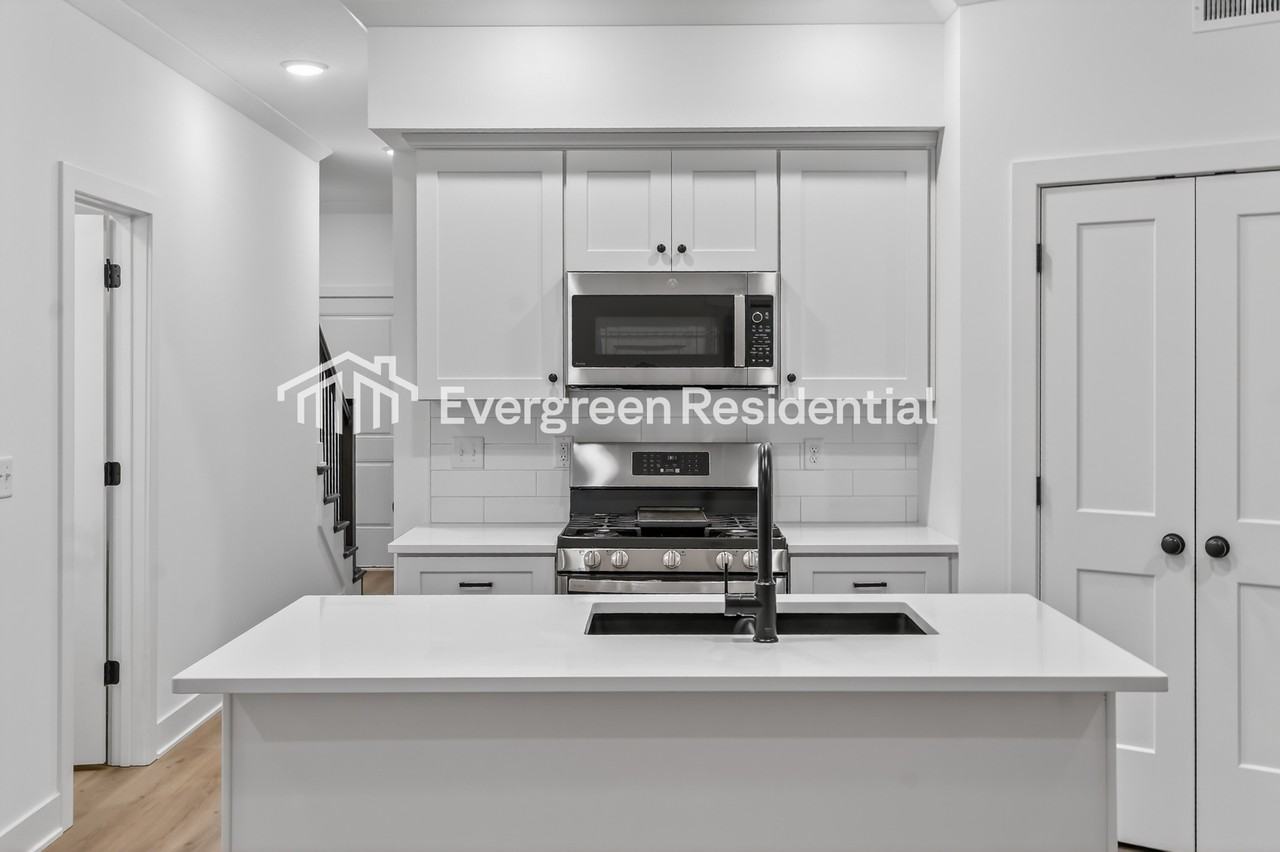 8221 N Berkley Ave - Photo 6 of 15