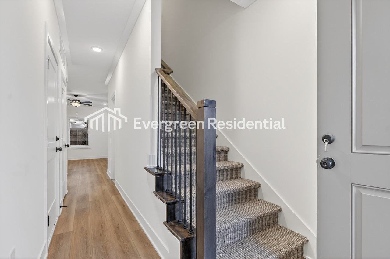 8229 N Berkley Ave - Photo 2 of 14