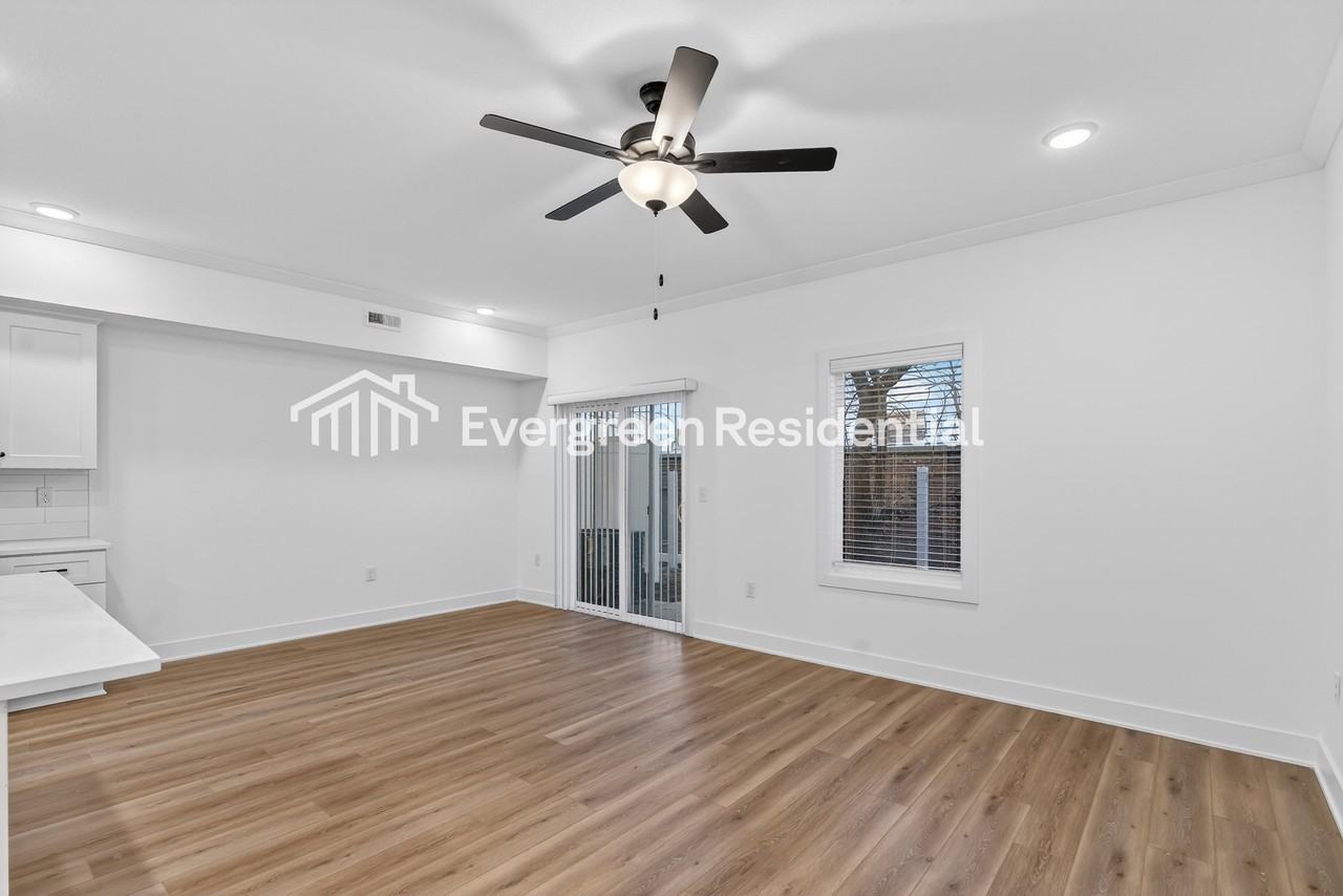 8229 N Berkley Ave - Photo 3 of 14