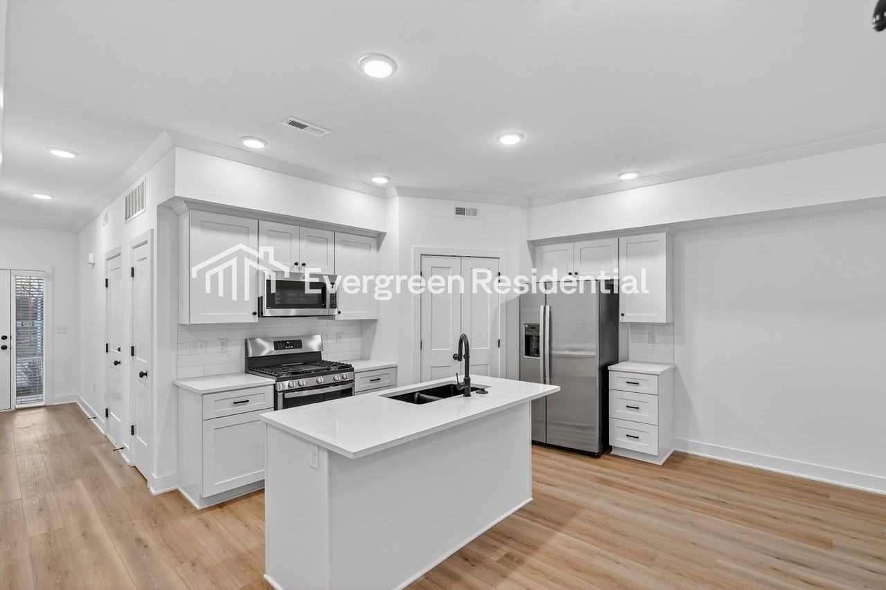 8229 N Berkley Ave - Photo 6 of 14