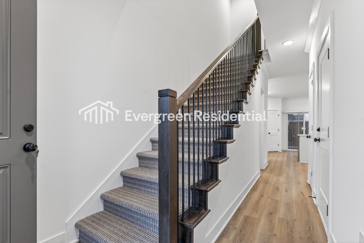 8225 N Berkley Ave - Photo 3 of 17