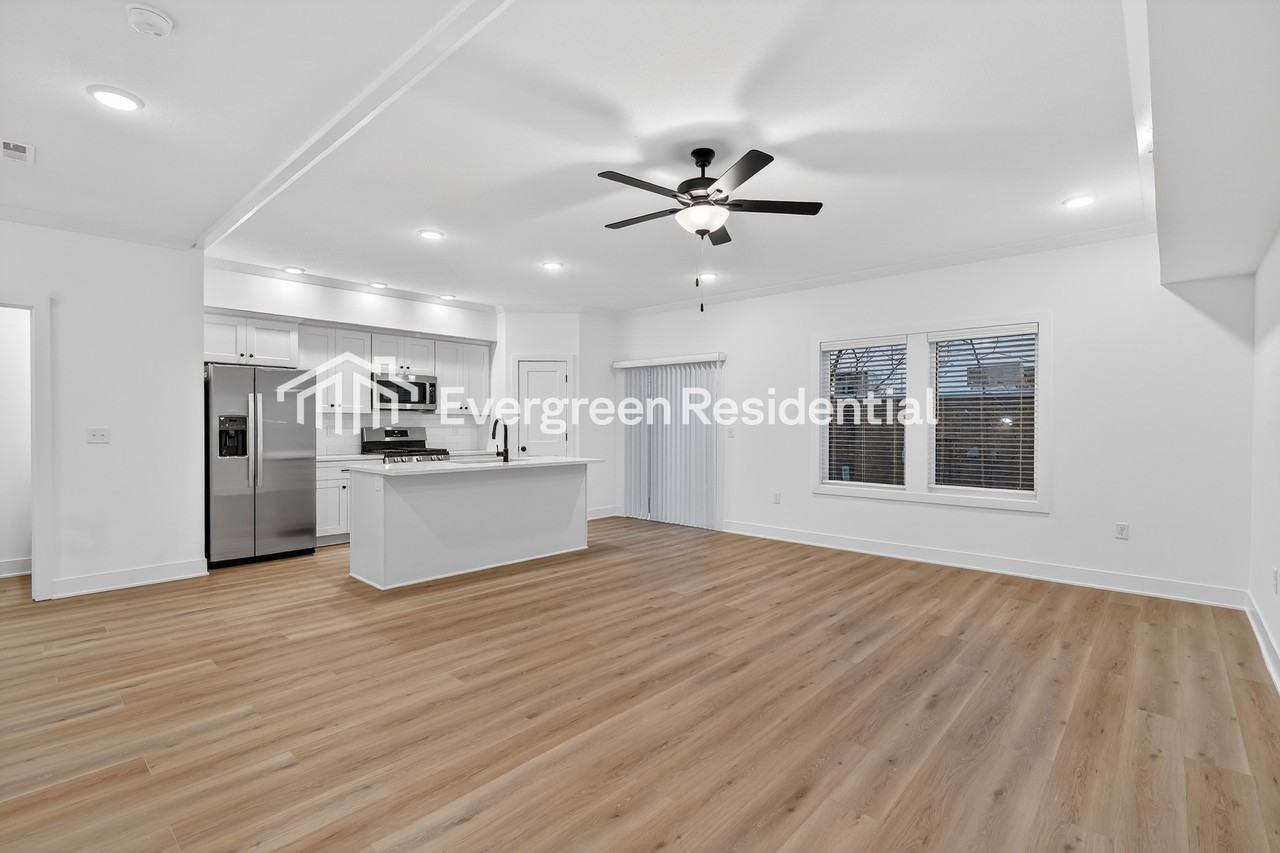 8225 N Berkley Ave - Photo 5 of 17