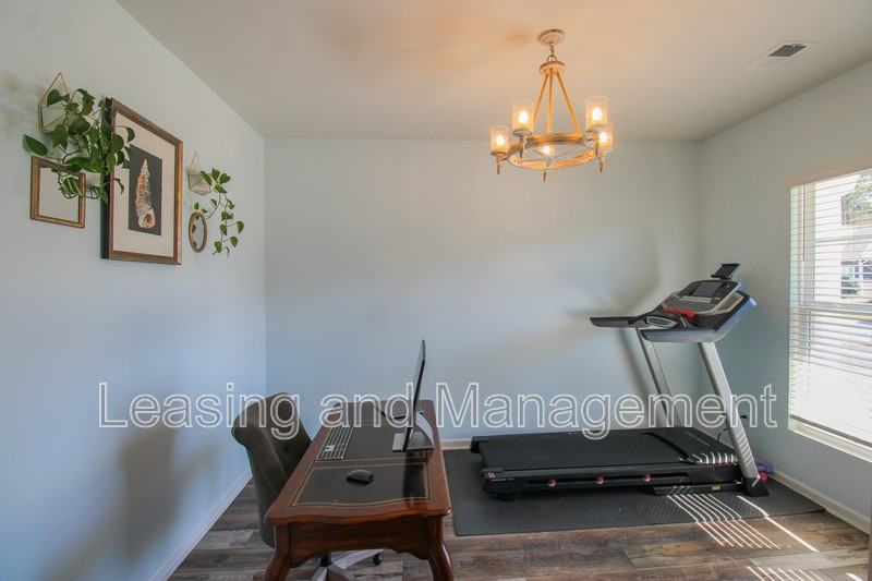 1929 Zonny Moss Dr - Photo 3 of 35