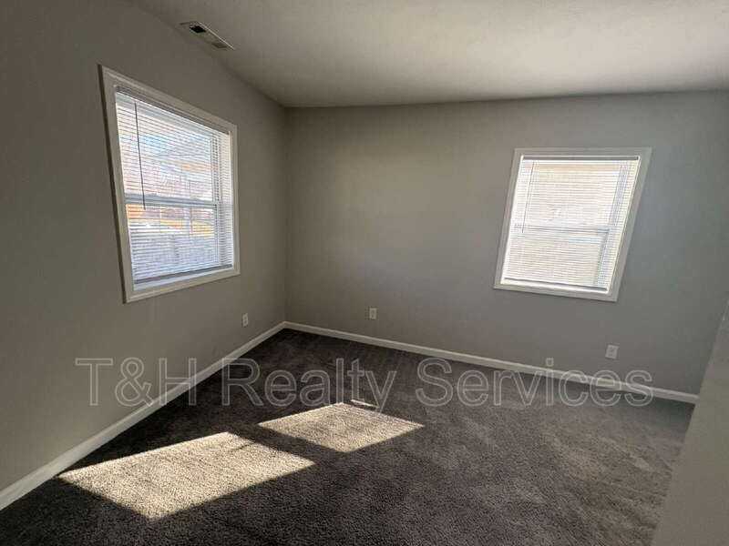 2030 Houston St - Photo 7 of 21