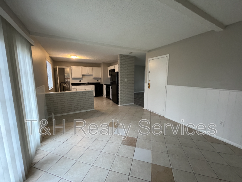 9466 Burrwood Cir - Photo 6 of 15