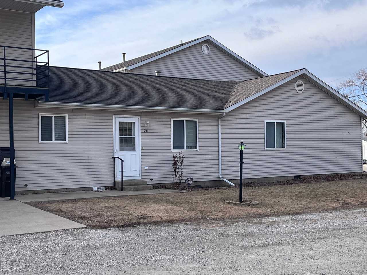 114 E. Atchison - Photo 2 of 17