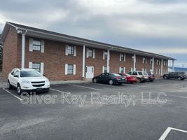 featured image of 823 Englewood Rd #12