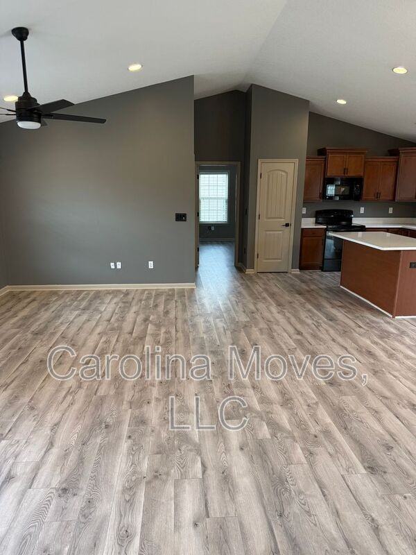 208 Sleepy River Rd - Photo 7 of 25