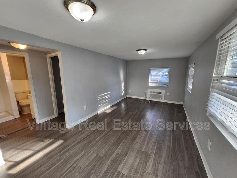 4611 N Hubert Ave #5 - Photo 4 of 9