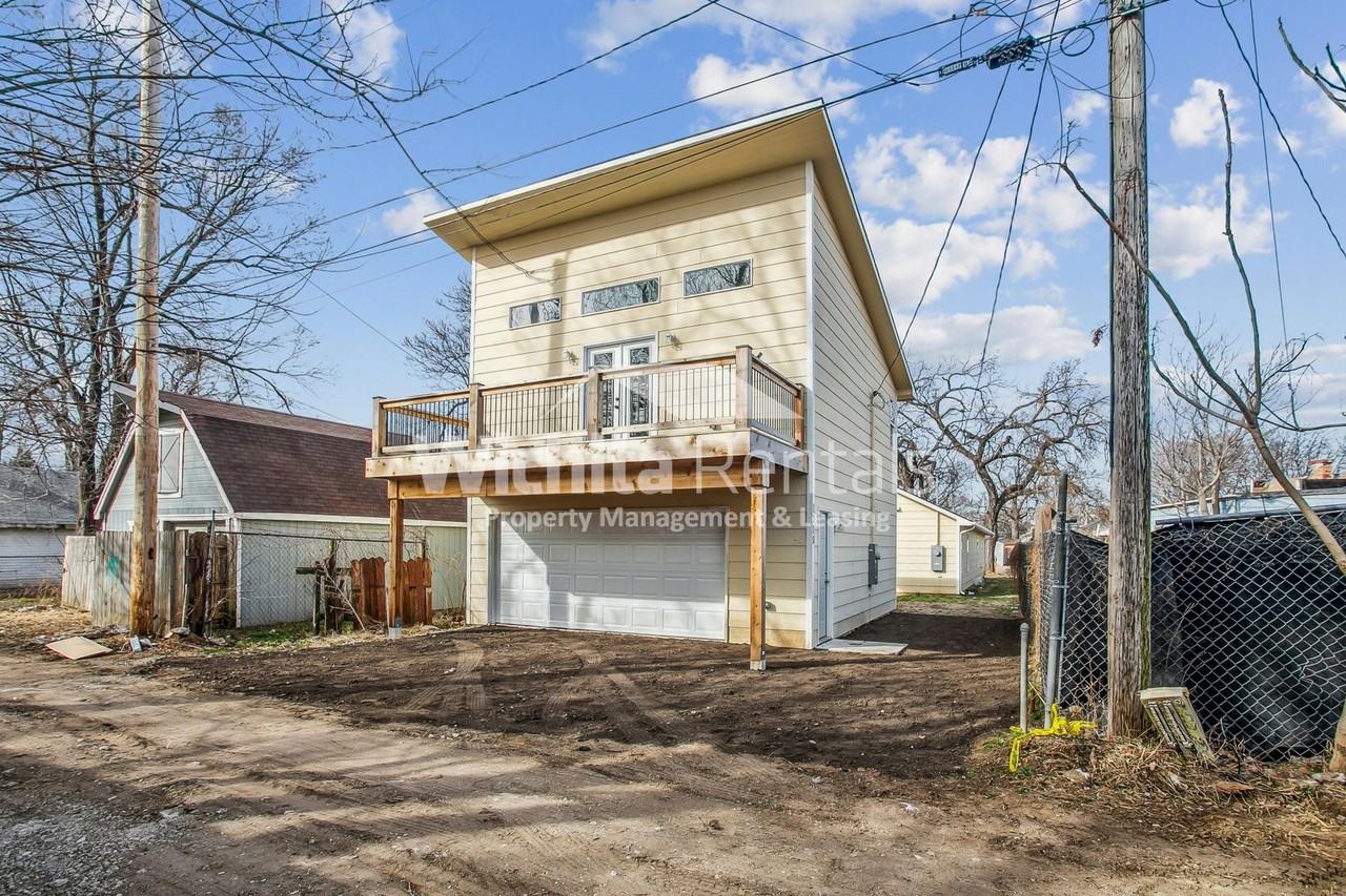 1210 S Pattie St - Photo 3 of 12