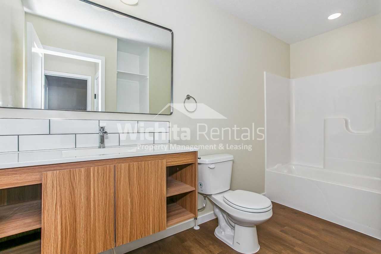 1210 S Pattie St - Photo 6 of 12