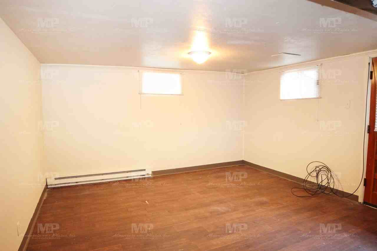 523 1/2 S Grant Ave - Photo 2 of 12