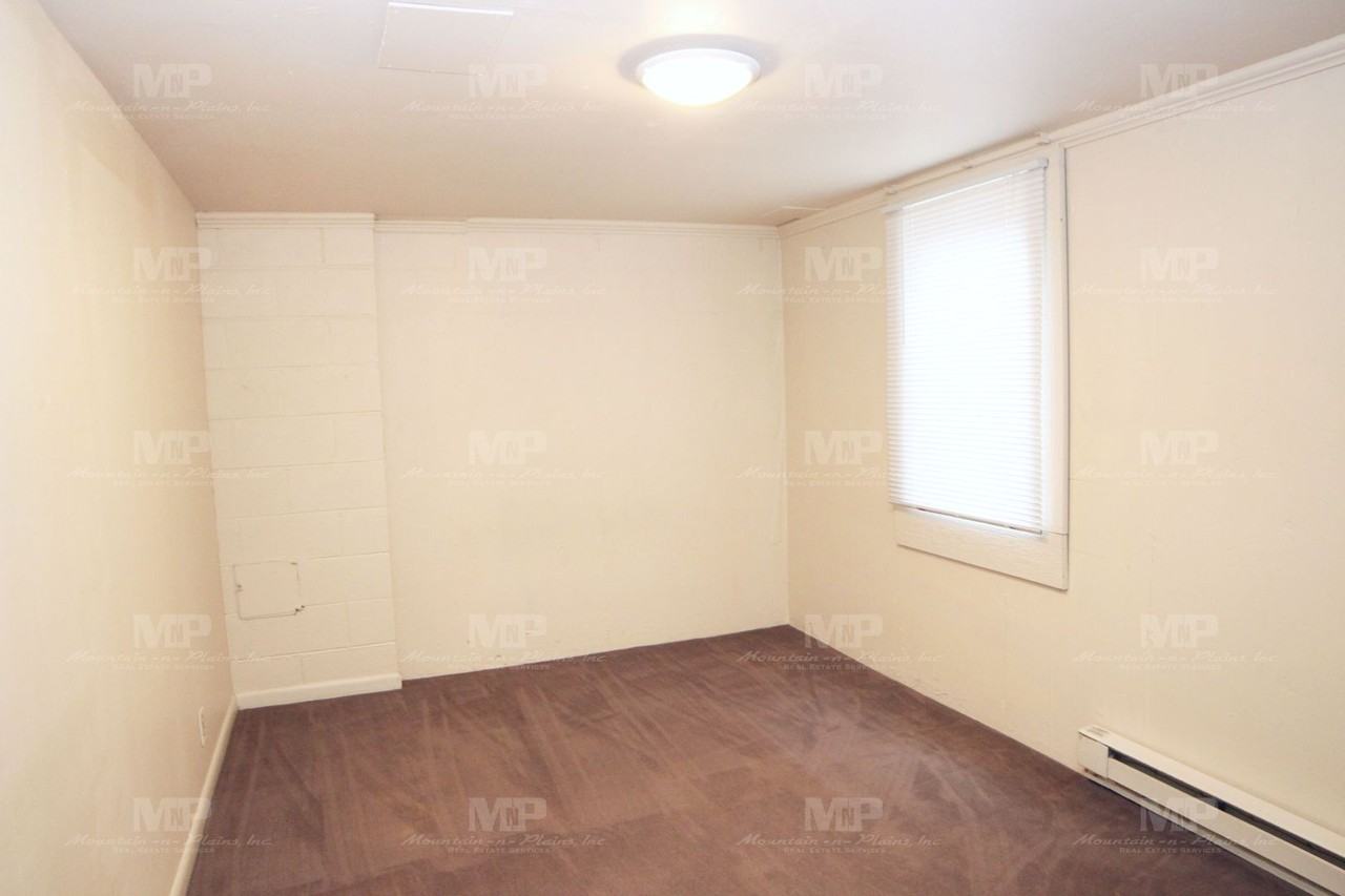 523 1/2 S Grant Ave - Photo 5 of 12