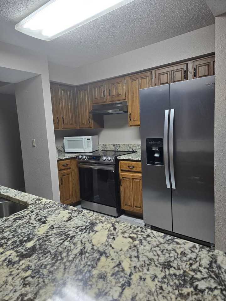 100 Bayou Pt Apt B2 #B2 - Photo 4 of 13