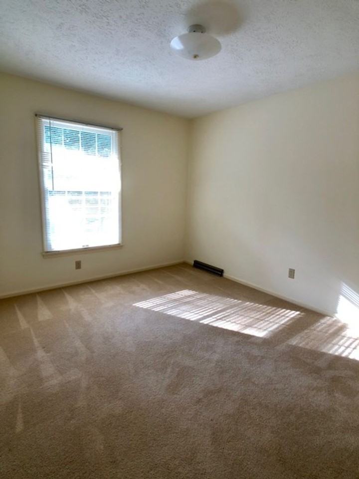 968 Woodland Rd #968 - Photo 6 of 8