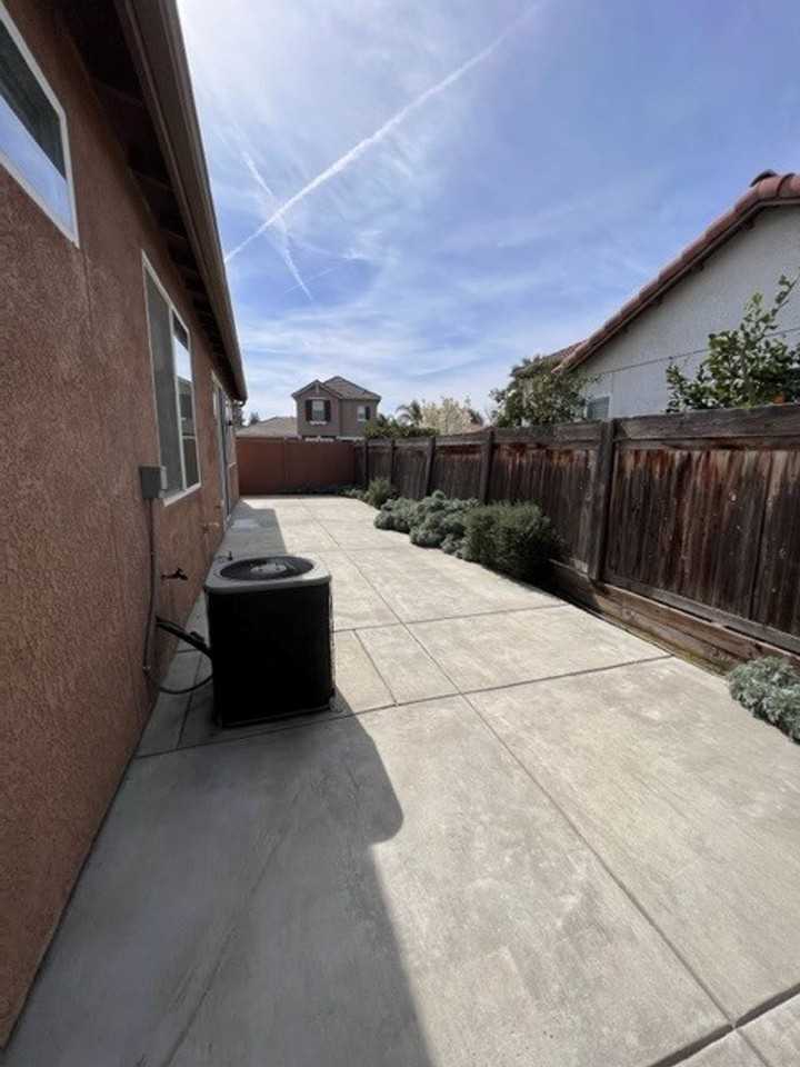 1525 N Asciano Ct - Photo 4 of 18