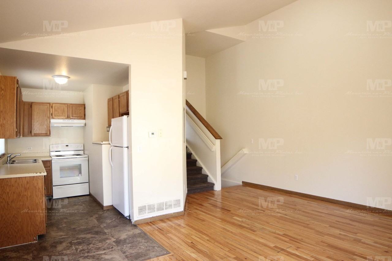 520 S Howes St #B - Photo 3 of 17