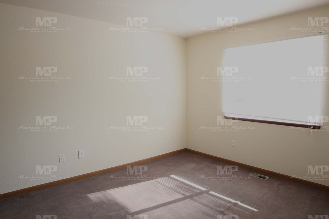 520 S Howes St #B - Photo 6 of 17