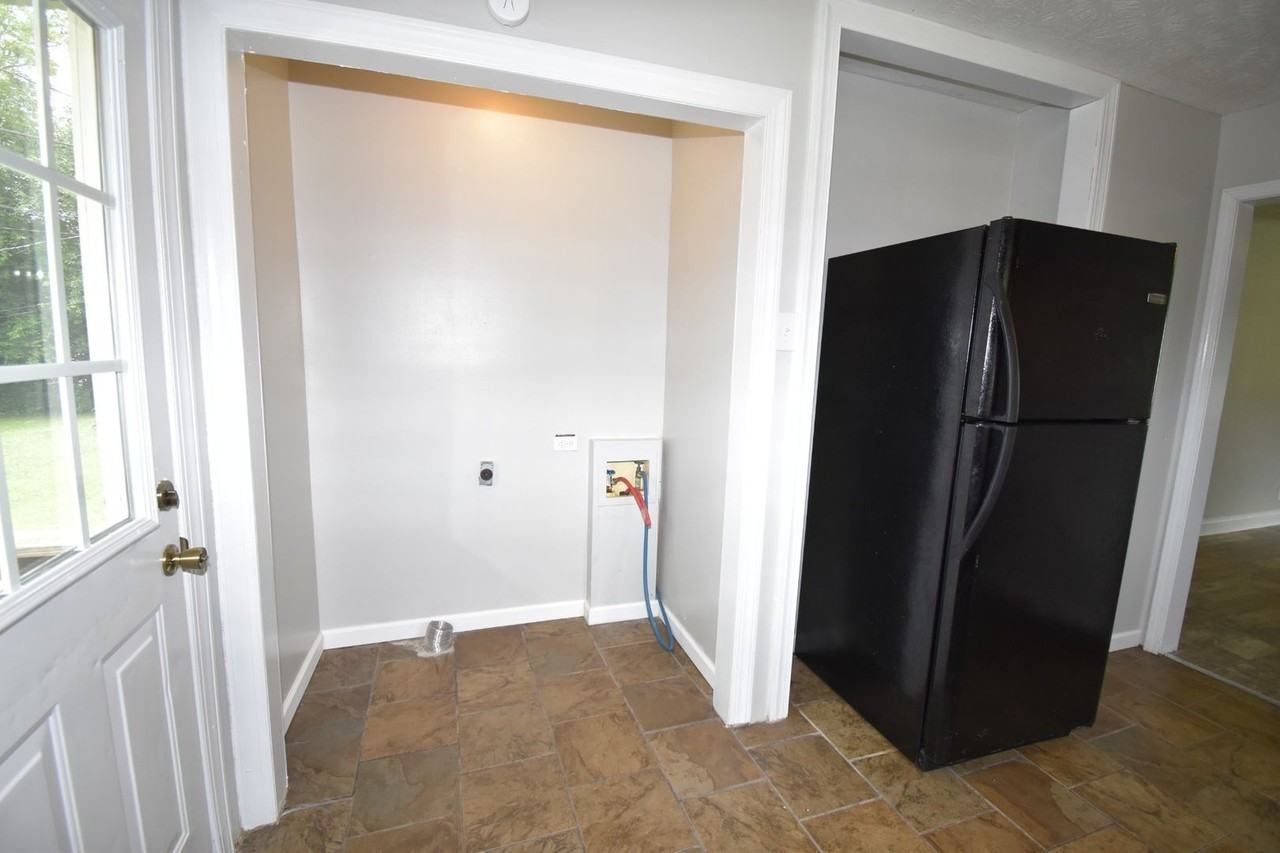 914 W Happy Hollow Dr - Photo 5 of 15