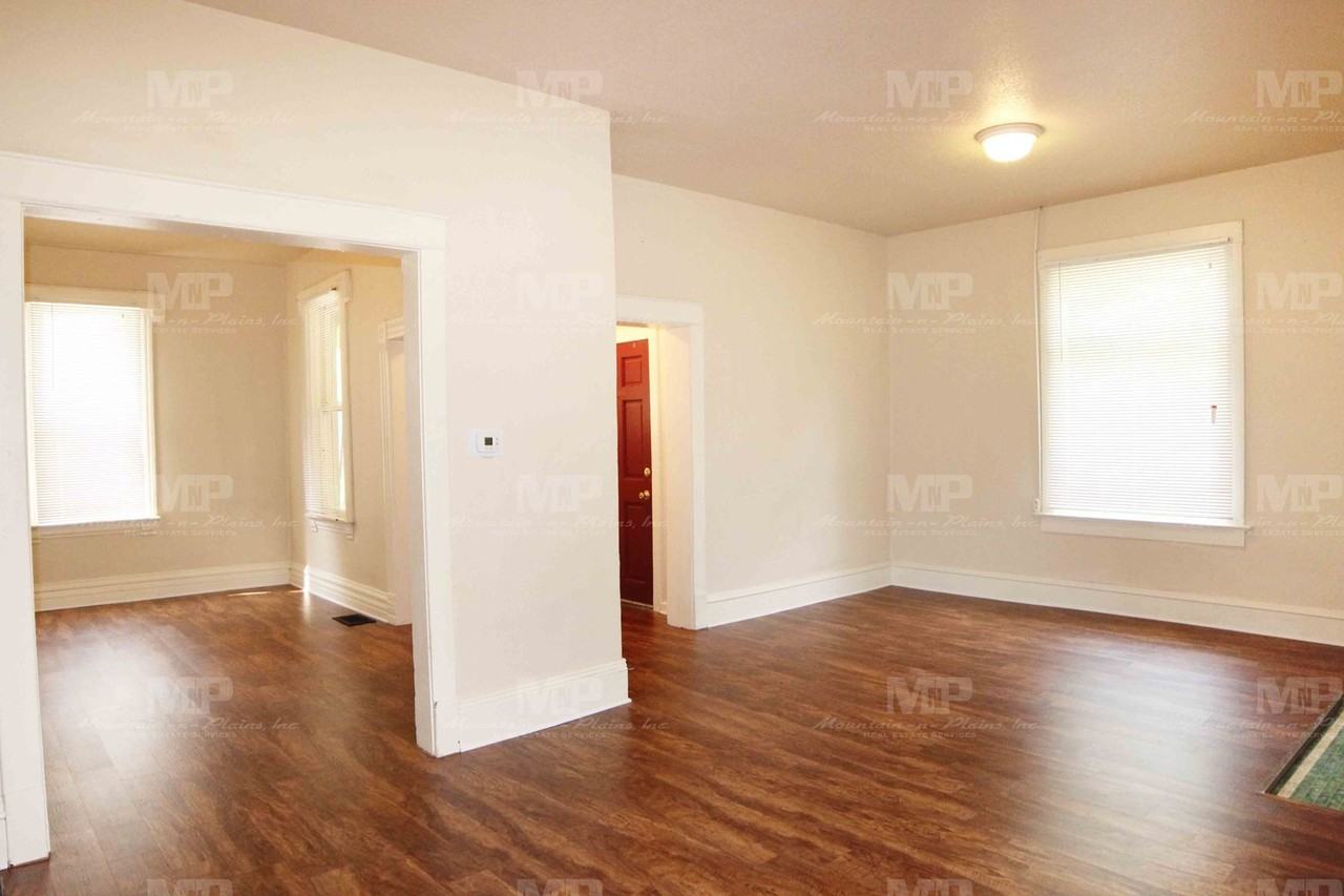 520 S Howes St - Photo 2 of 17