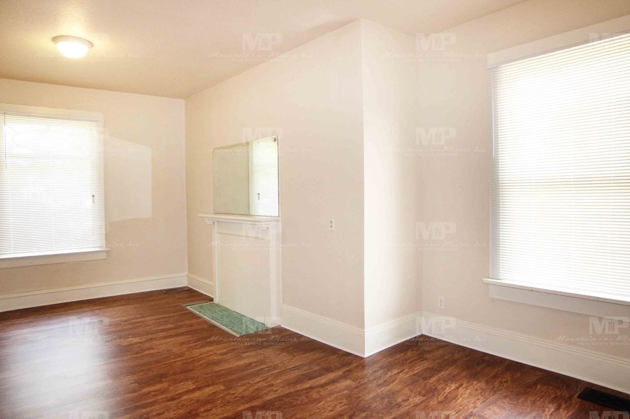 520 S Howes St - Photo 3 of 17