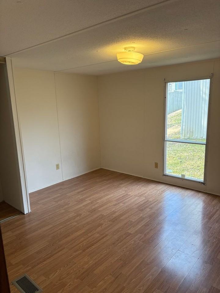 6187 Rosalind Rd - Photo 4 of 9