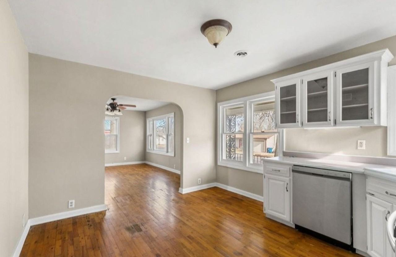 201 S Delaware St - Photo 6 of 16