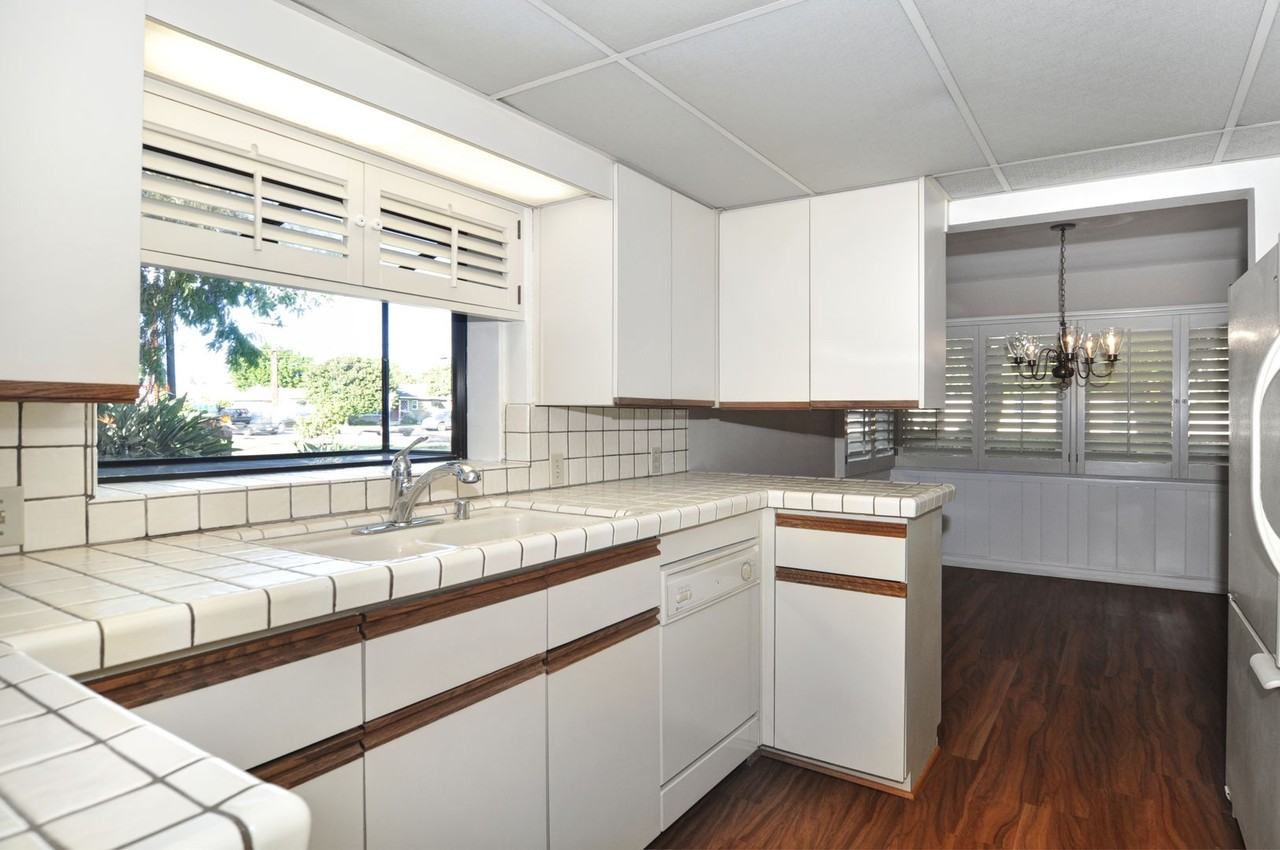 746 N Cambridge St - Photo 3 of 11