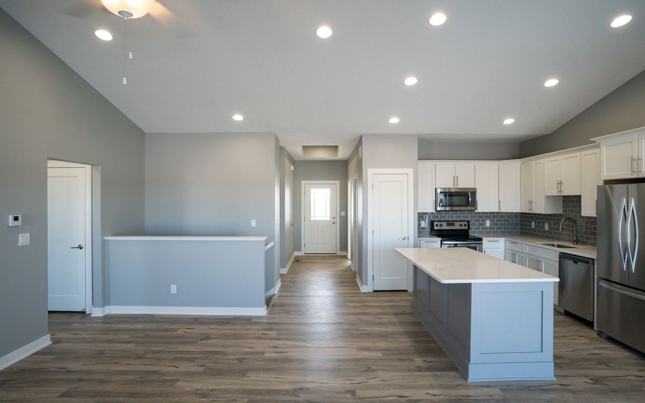 655 Se Tallgrass Ln - Photo 5 of 16