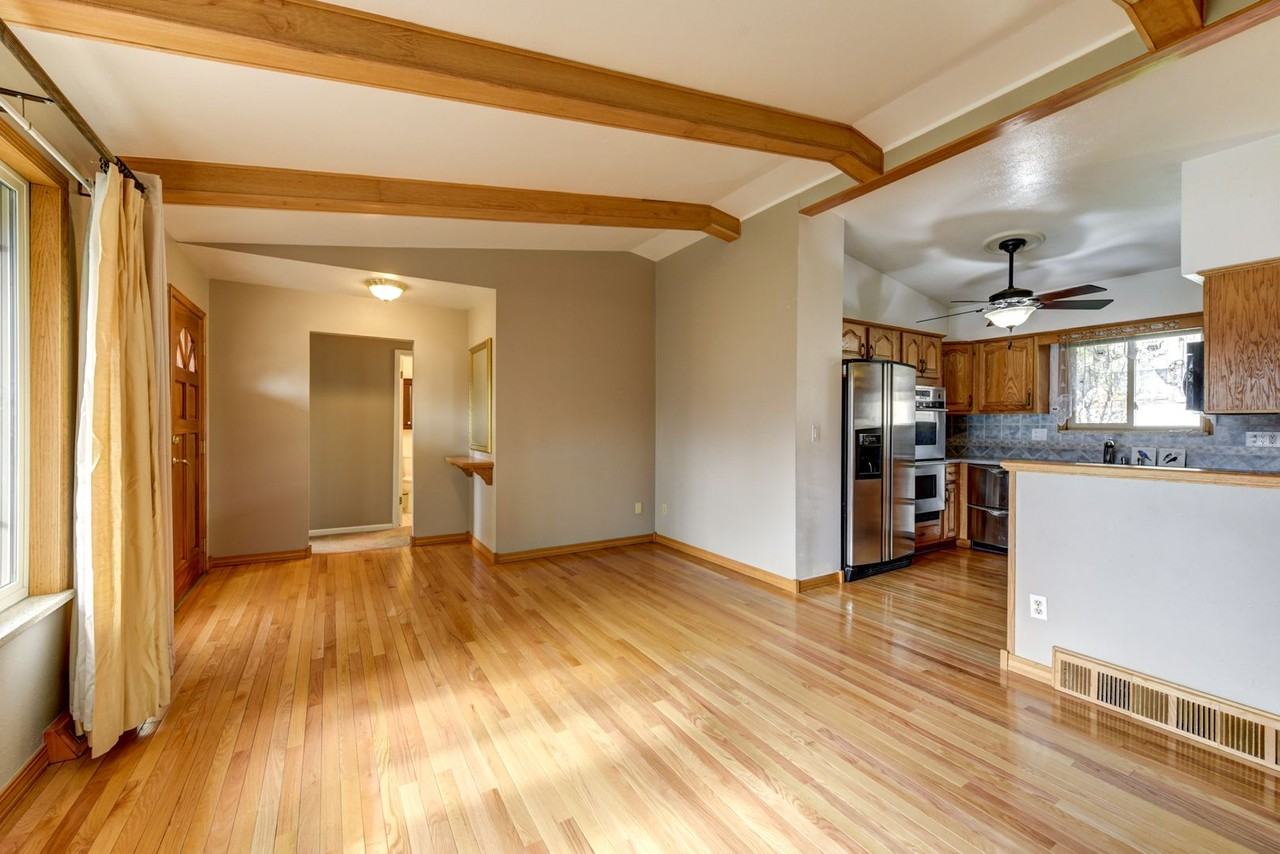 5819 Pierson St - Photo 2 of 40