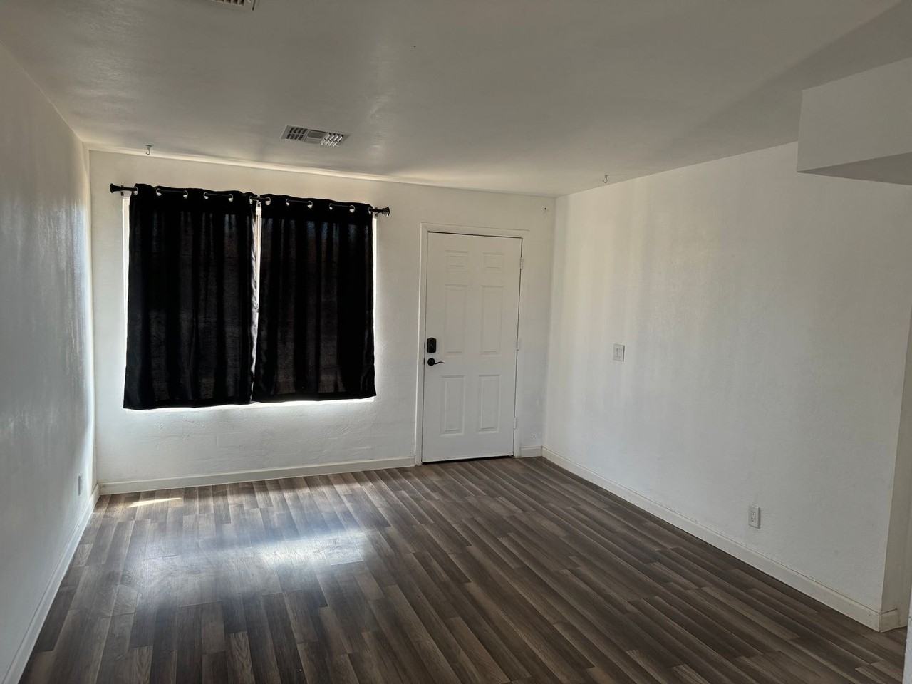 940 N Sonora St - Photo 2 of 12