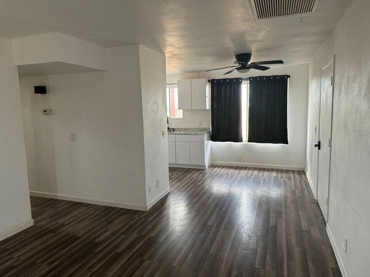 940 N Sonora St - Photo 3 of 12