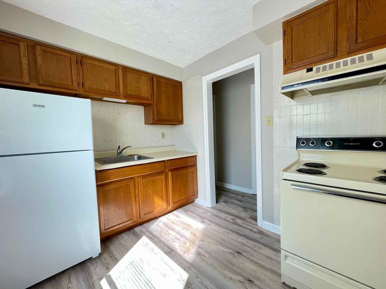 460 Woodward Ave #13 - Photo 3 of 5