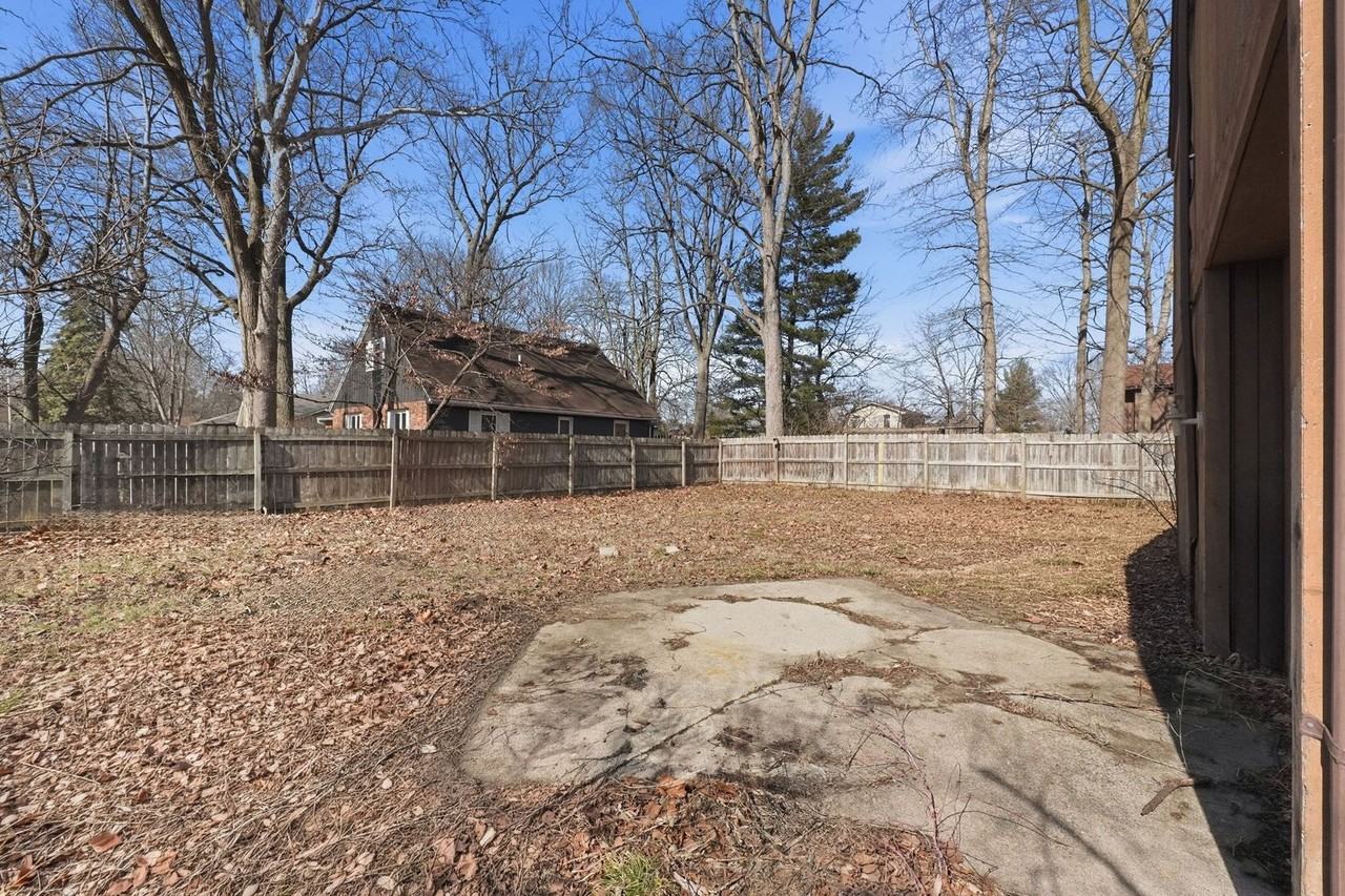 1805 Folsom Ln - Photo 3 of 41