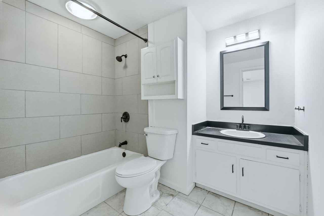 1805 Folsom Ln - Photo 7 of 41