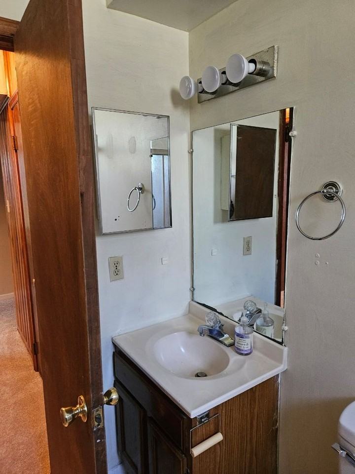 112 Purefoy Rd Apt D - Photo 6 of 10