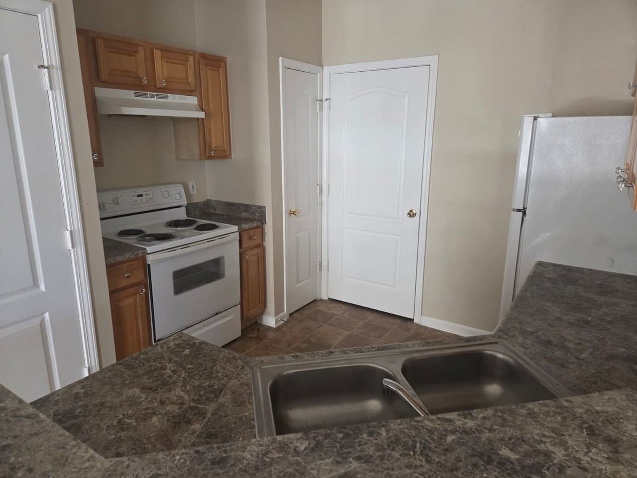 10455 Villa View Cir - Photo 6 of 11