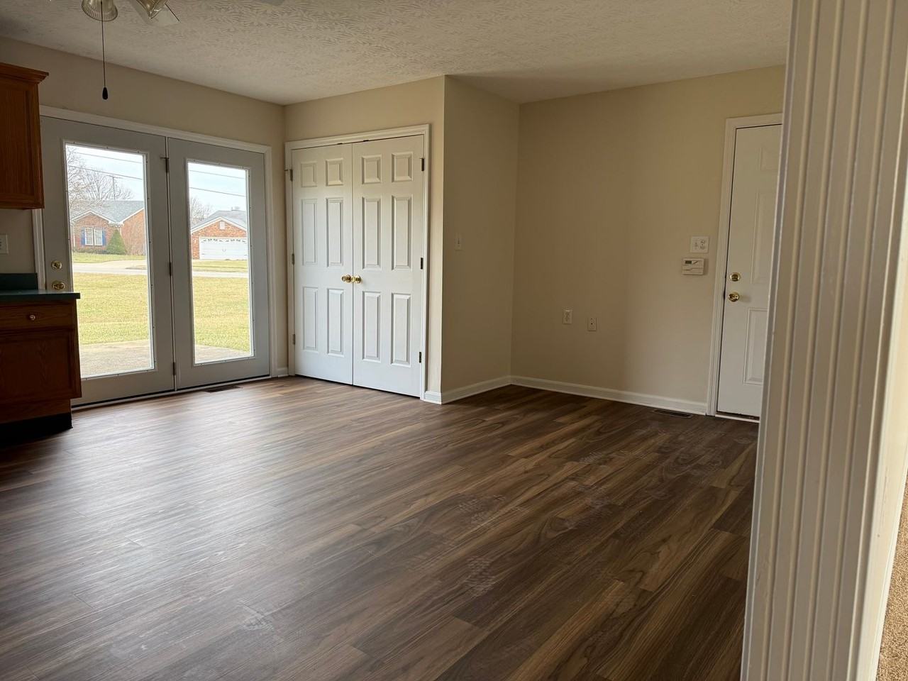 700 Eureka Dr - Photo 4 of 13