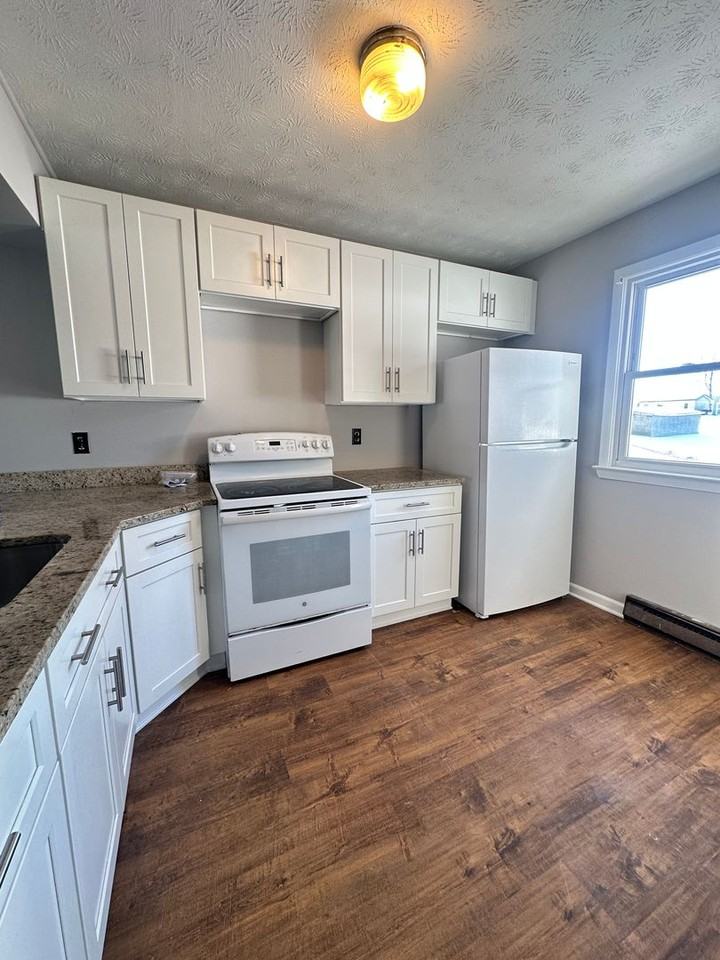 210 Holly Hill St #E - Photo 2 of 6